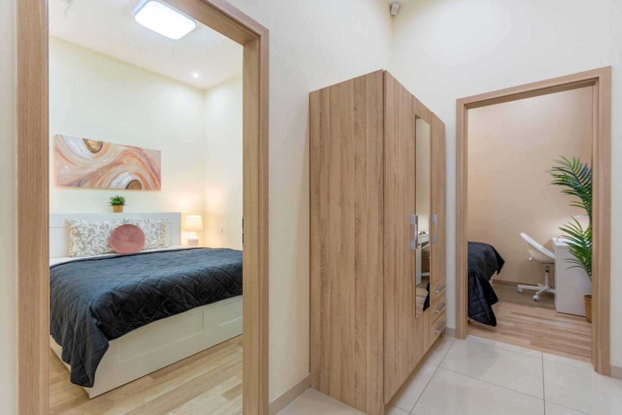 Spacious Bajcsy Residence In The Heart Of بودابست المظهر الخارجي الصورة