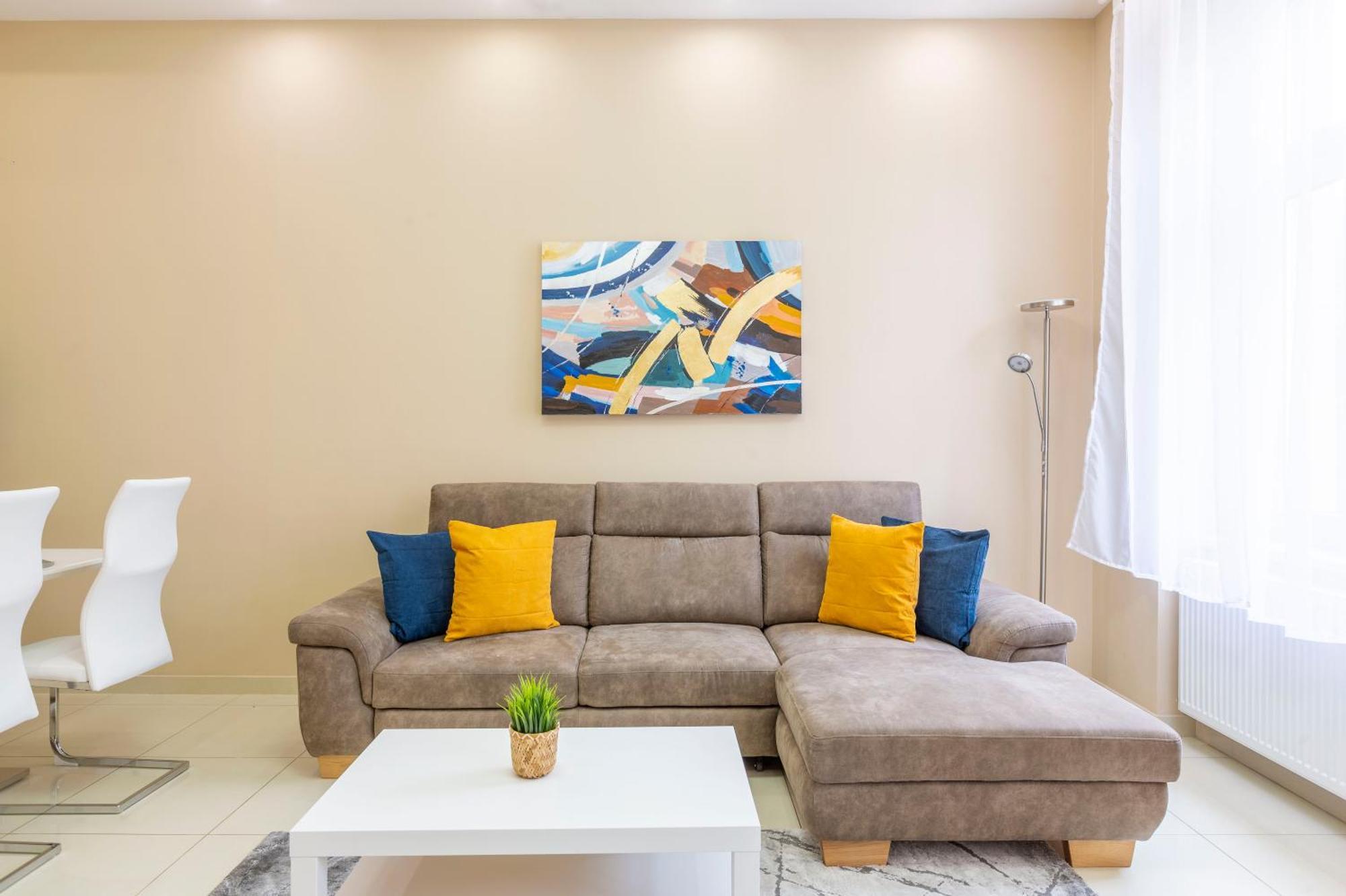 Spacious Bajcsy Residence In The Heart Of بودابست المظهر الخارجي الصورة