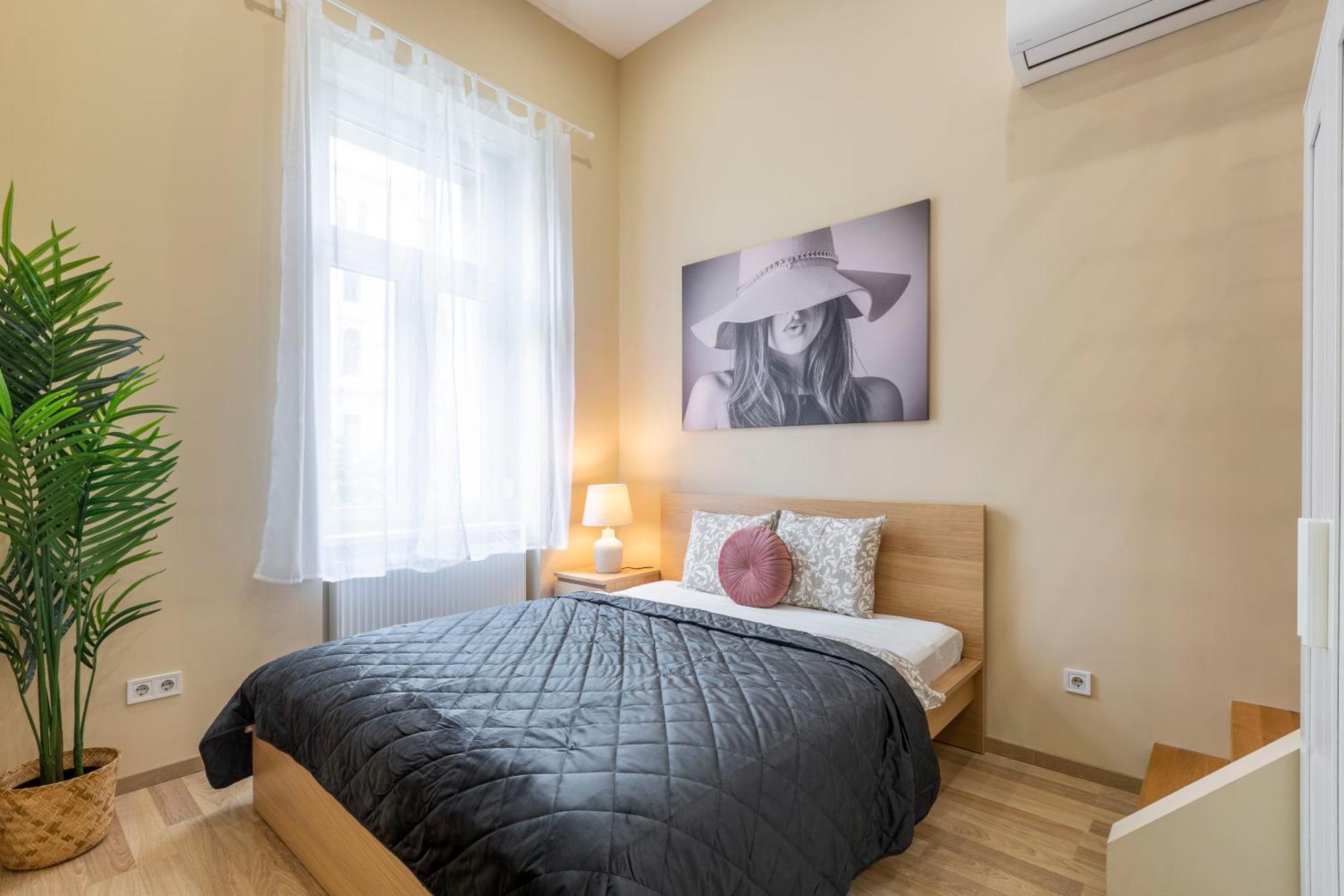 Spacious Bajcsy Residence In The Heart Of بودابست المظهر الخارجي الصورة