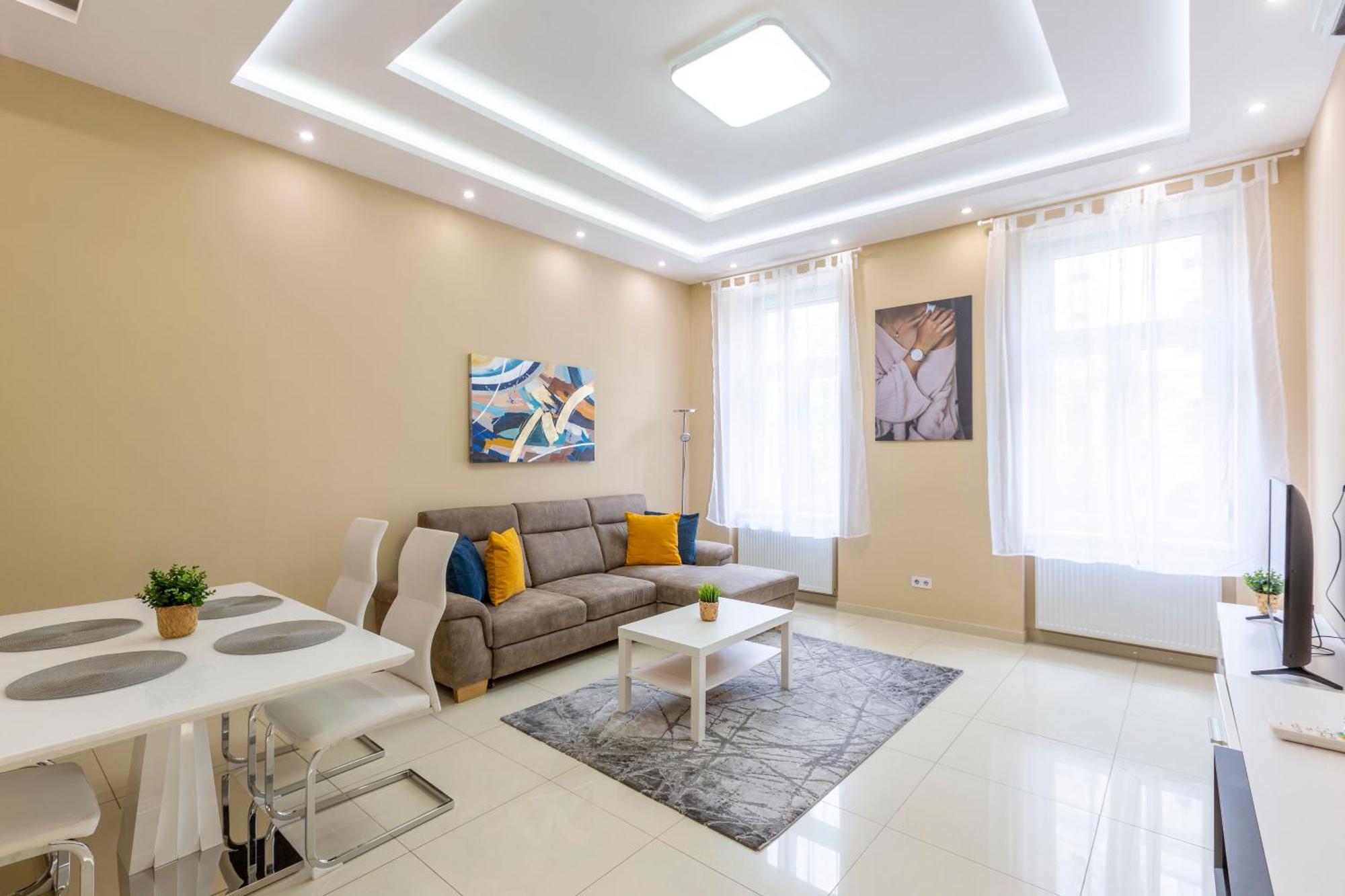 Spacious Bajcsy Residence In The Heart Of بودابست المظهر الخارجي الصورة